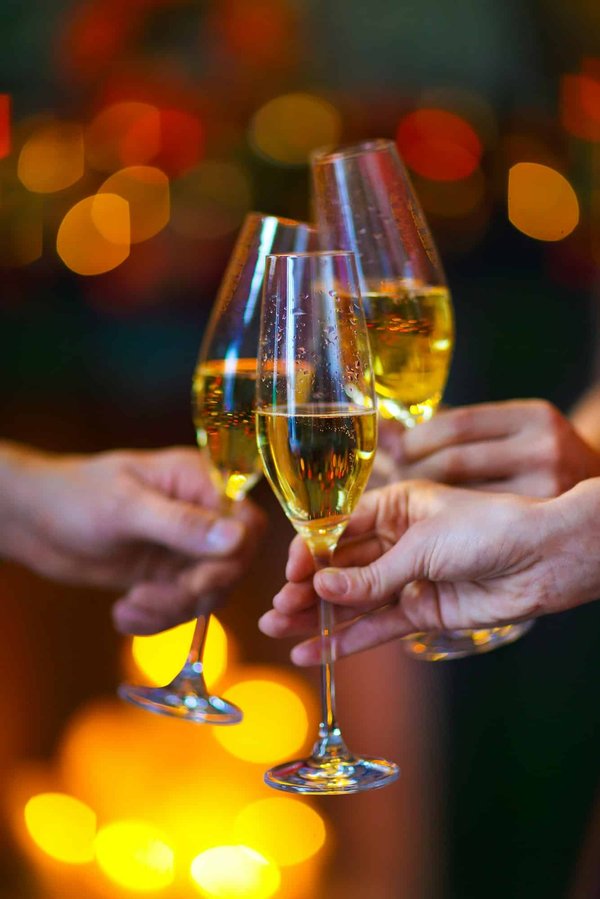 Quali sono i vantaggi dell'uso di fibra ottica per l'illuminazione di spazi espositivi in musei?